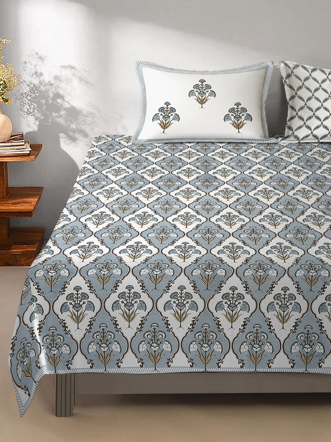 White & Grey Floral King Bedsheet with 2 Pillow Covers