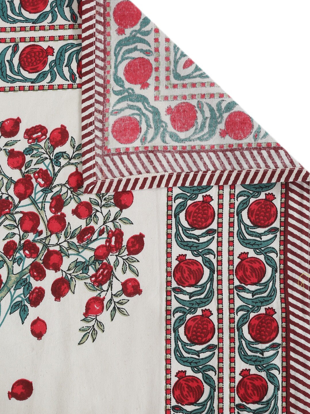Cream-Coloured Ethnic Motifs Cotton King Bedsheet & 2 Pillow Covers