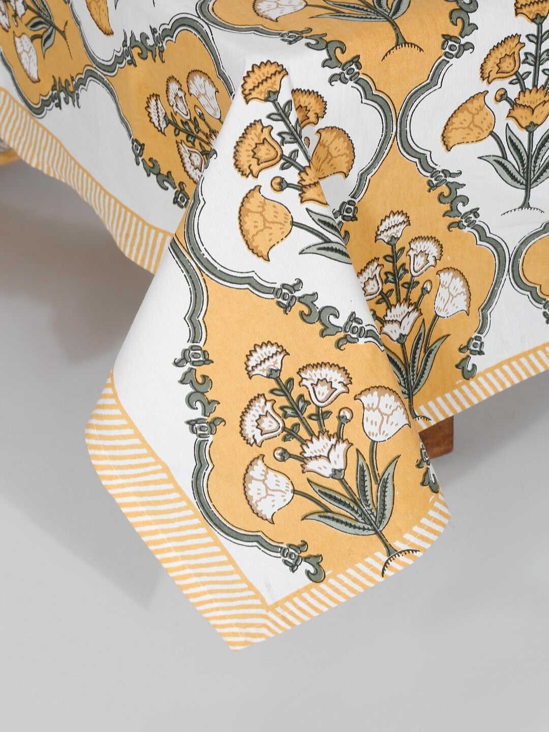 White & Yellow Floral King Bedsheet with 2 Pillow Covers