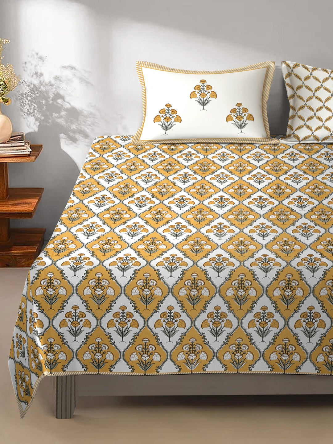 White & Yellow Floral King Bedsheet with 2 Pillow Covers