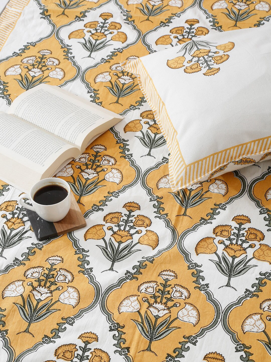 White & Yellow Floral King Bedsheet with 2 Pillow Covers