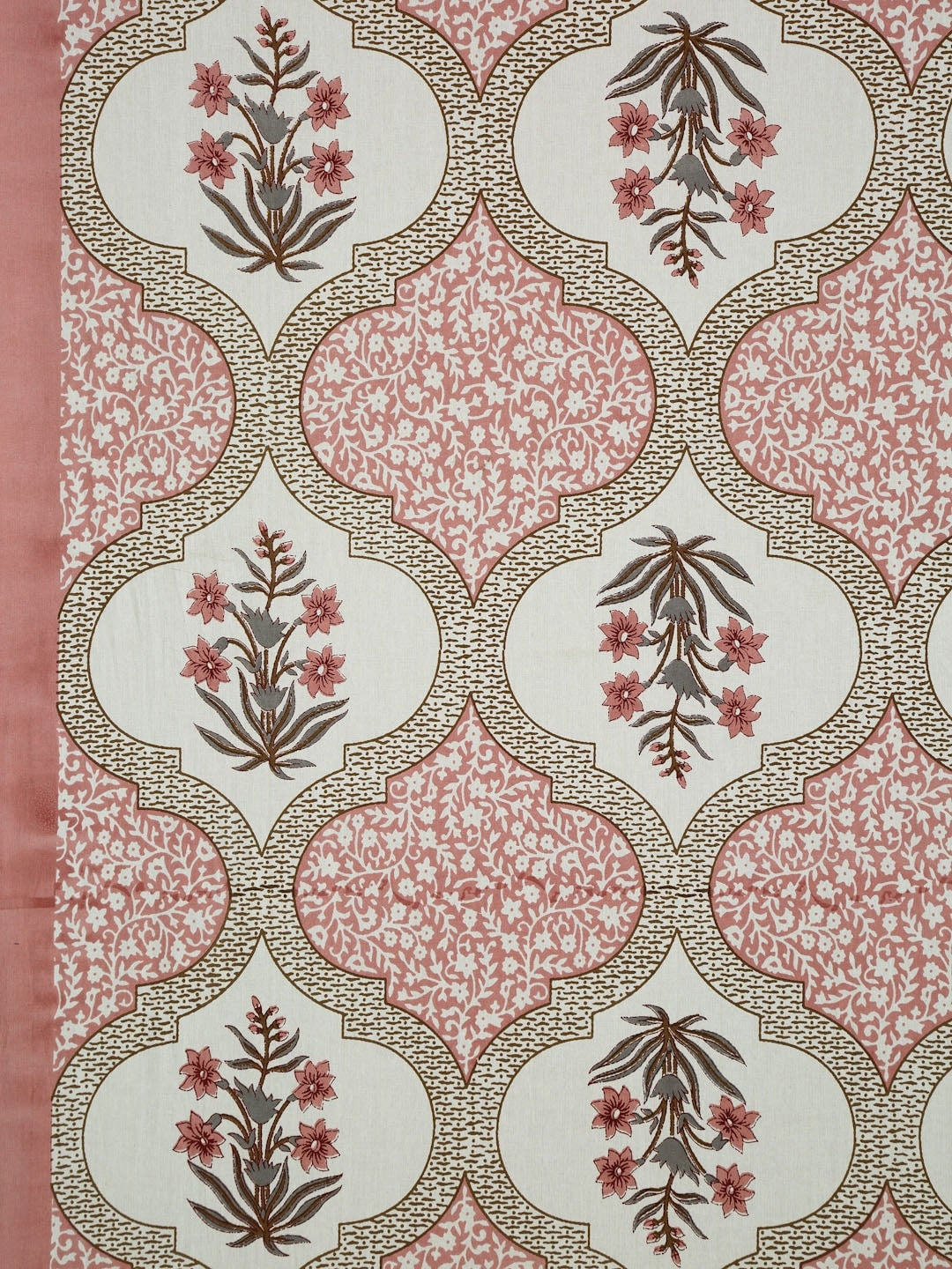 Cream-Coloured & Pink Floral Cotton King Bedsheet with 2 Pillow Covers